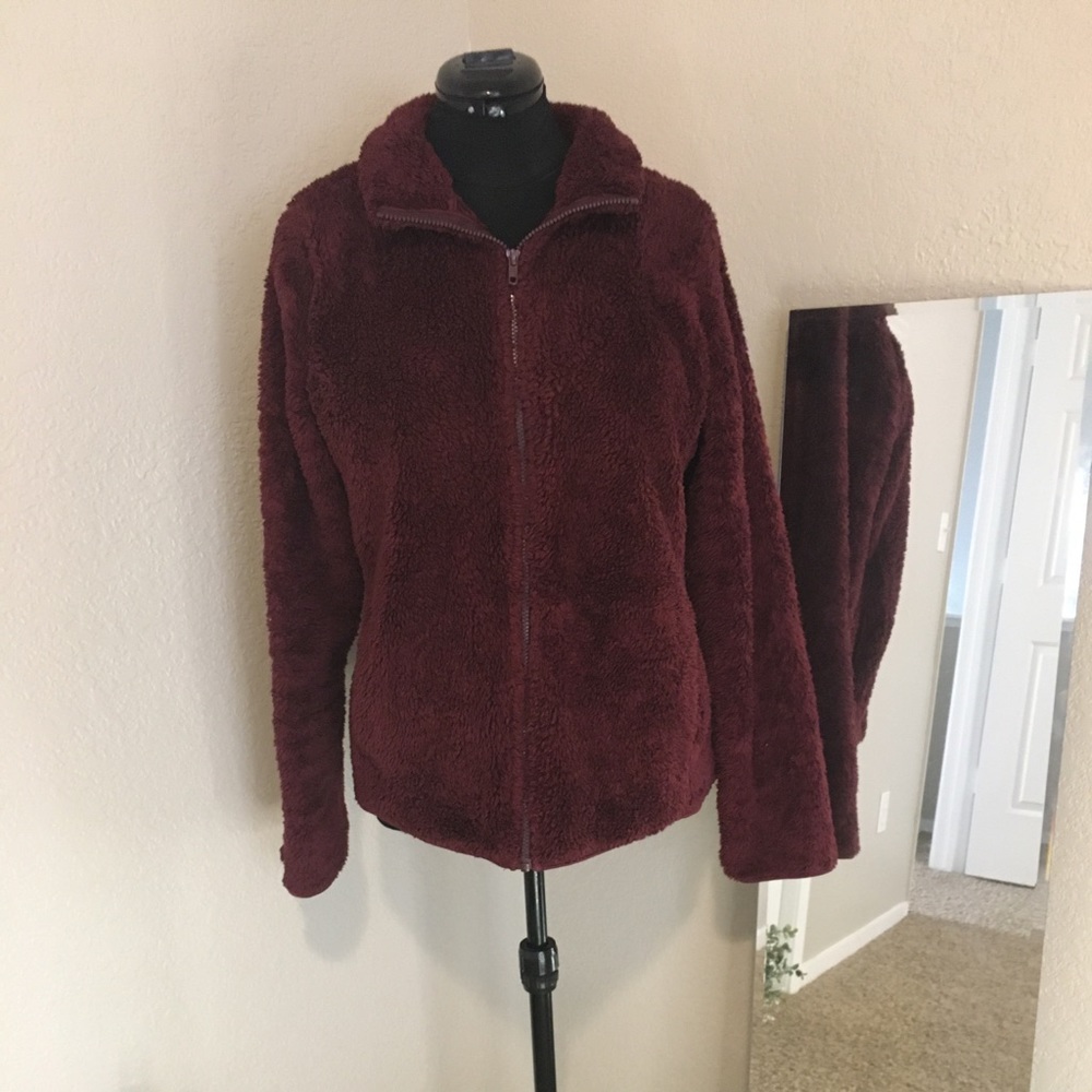Cozy and Fuzzy Red Zip up Jacket ♥️